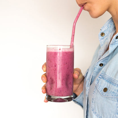 https://foodsalive.com/cdn/shop/products/glass-straw-Bent-straw-in-smoothie-drinking.jpg?v=1600982101&width=416